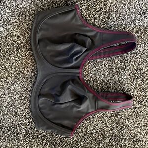 Wacoal Black and Pink Sports Bra